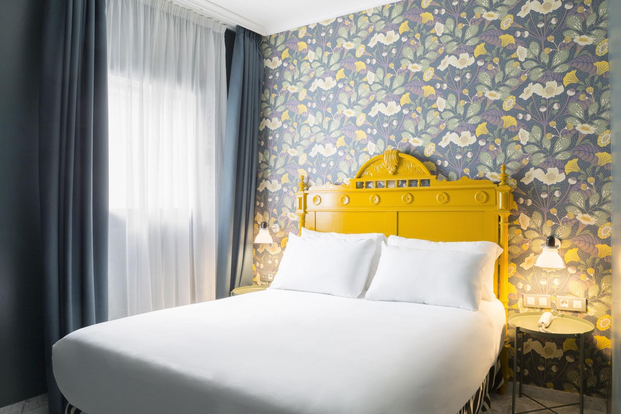 Petit Palace Puerta De Triana Hotel 3*