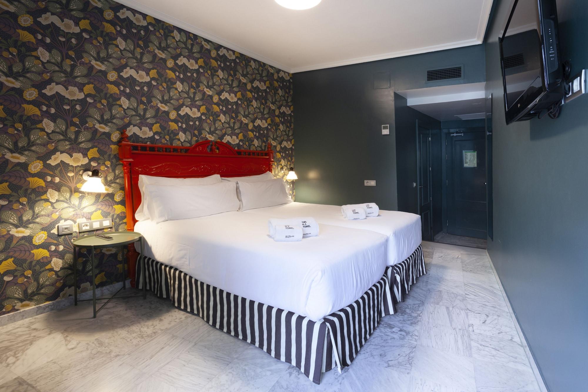 Petit Palace Puerta De Triana Hotel