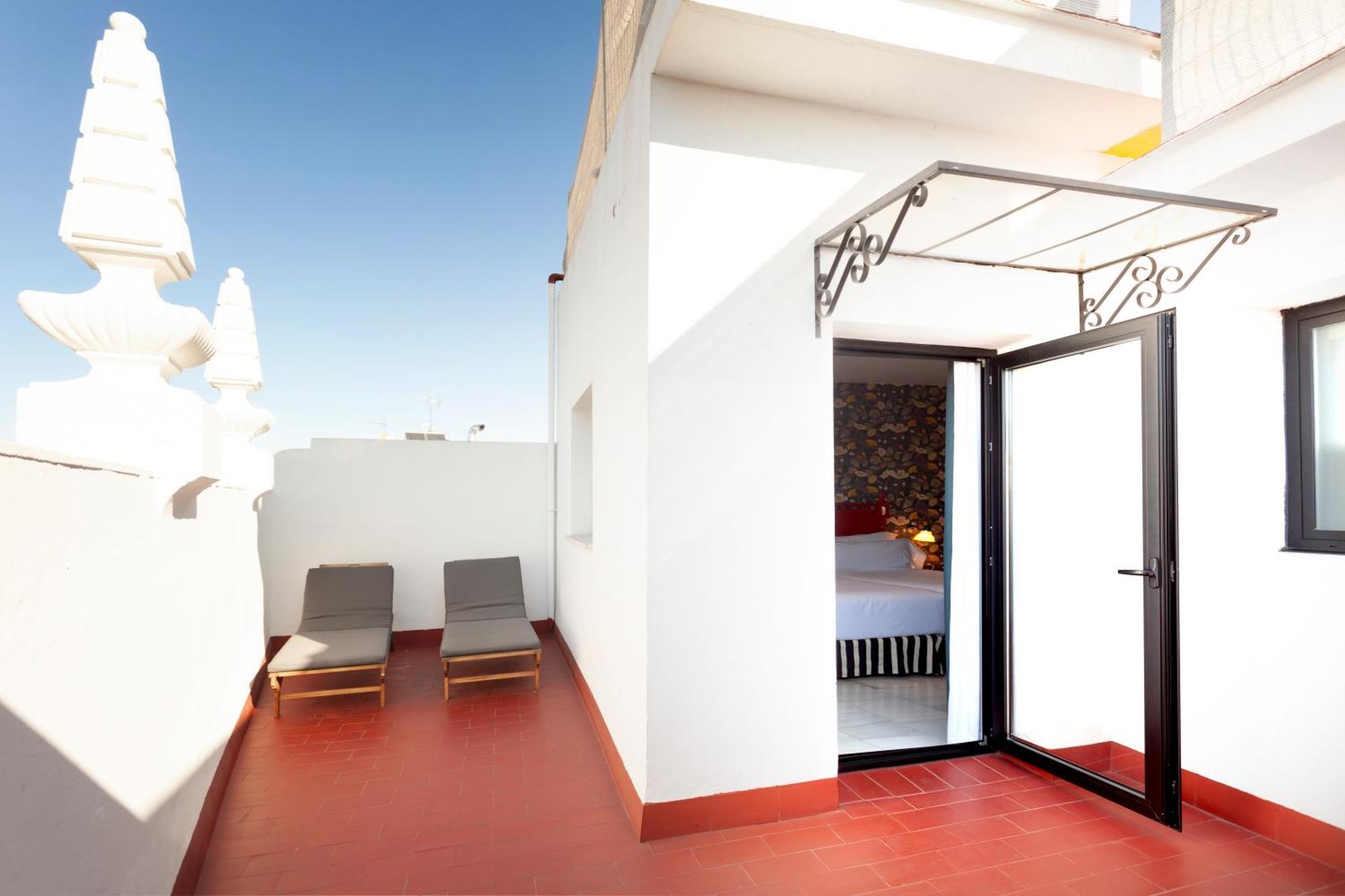 Petit Palace Puerta De Triana Hotel