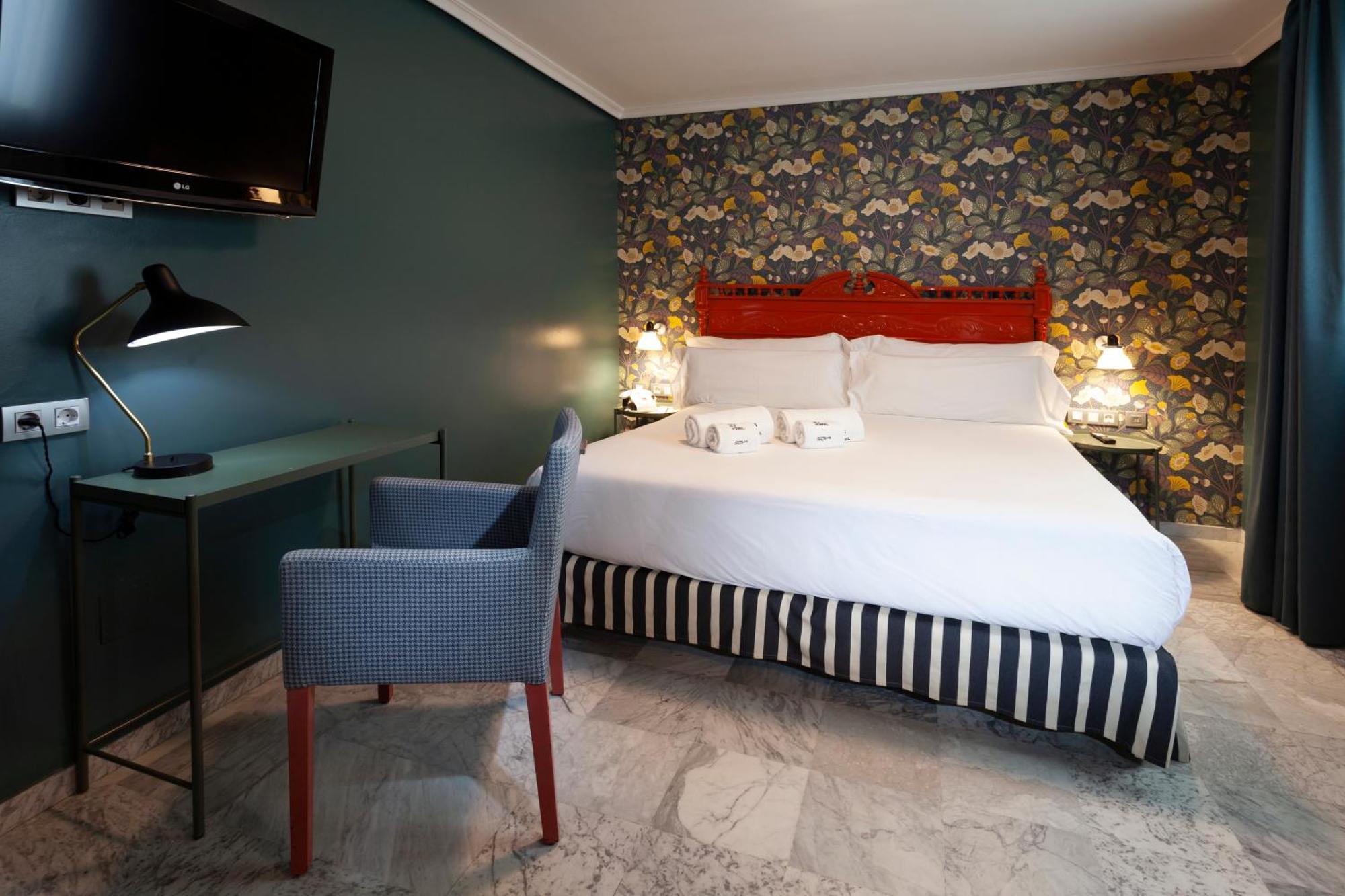 Petit Palace Puerta De Triana Hotel 3*