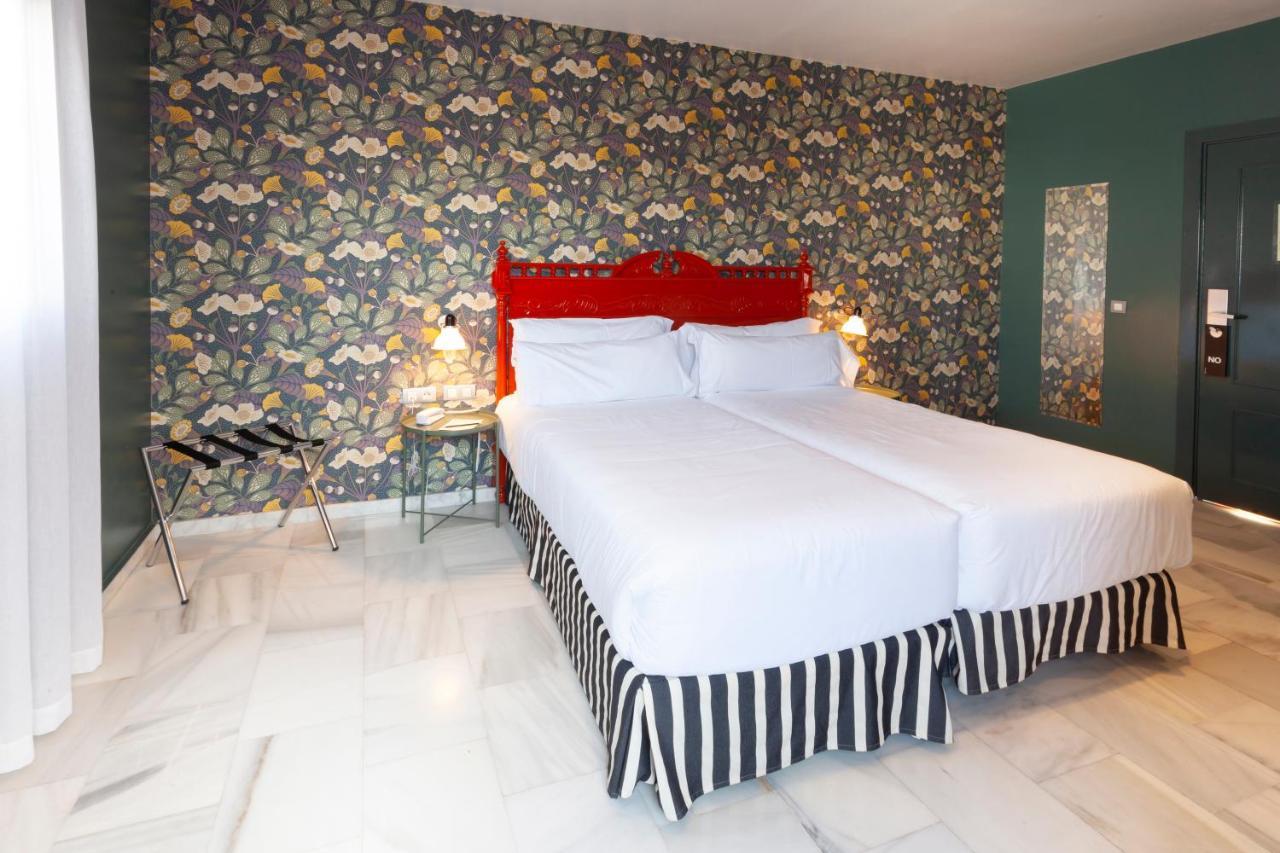 Petit Palace Puerta De Triana 3*